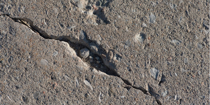 When is the Best Time of Year to Fix Concrete Cracks in Toronto?