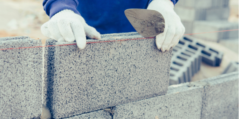 Which is Stronger – Concrete Blocks or Conventional Bricks?